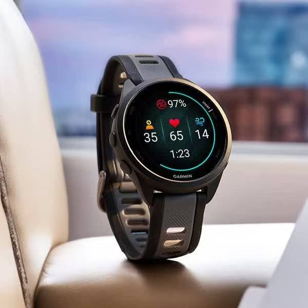 Black Garmin Forerunner 165 product image